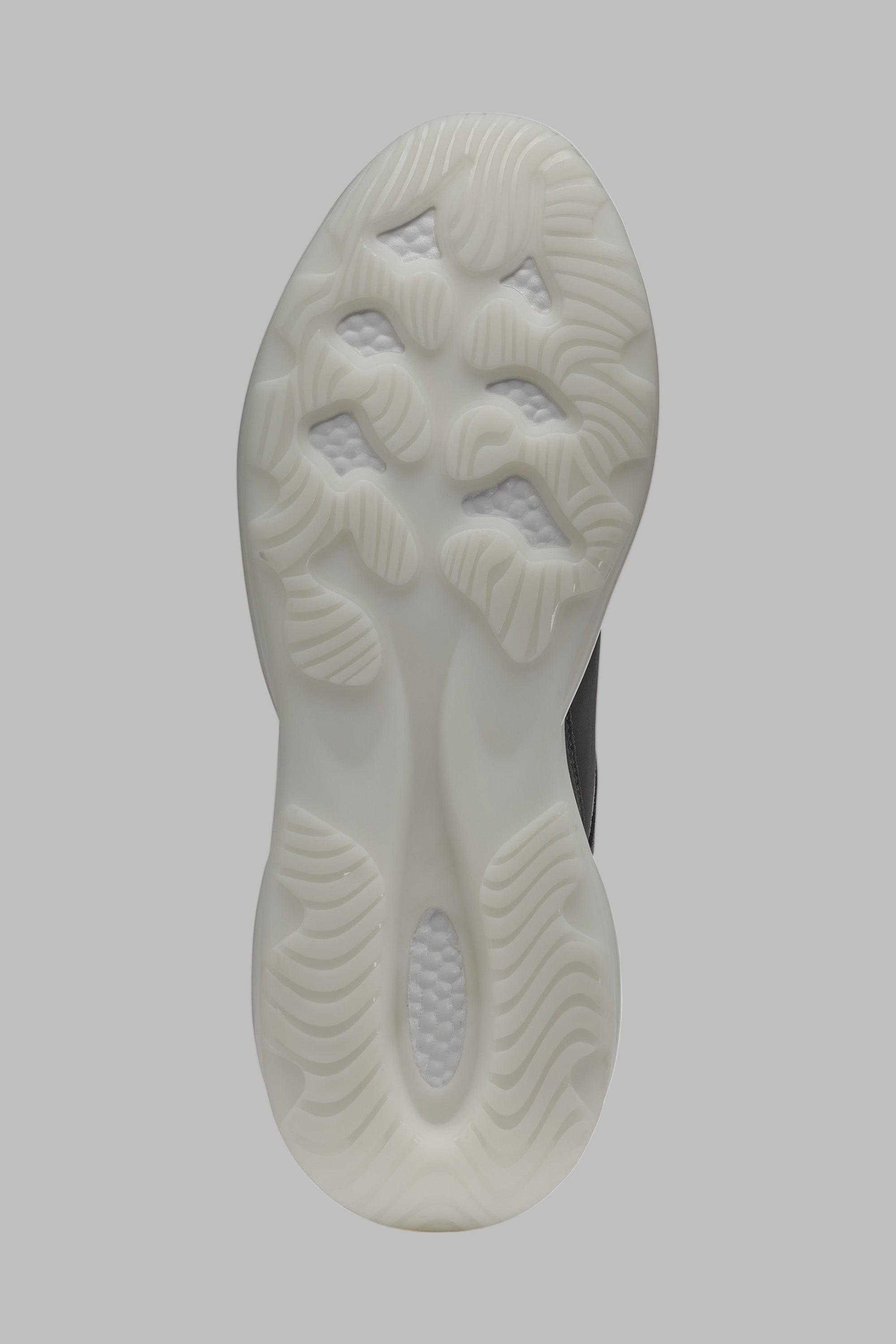 MIXED MEDIA RUNNER WITH KARL HEAD OUTLINE VIEW 4 | Men's Shoes MIXED MEDIA RUNNER WITH KARL HEAD OUTLINE VIEW 4 | Men's Shoes