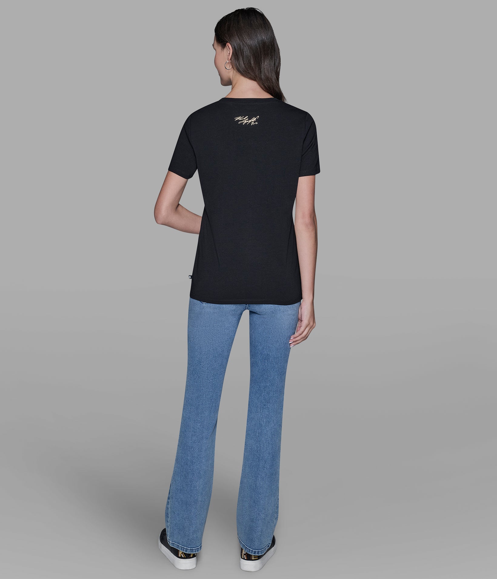 CHARM NECKLACE TEE VIEW 5