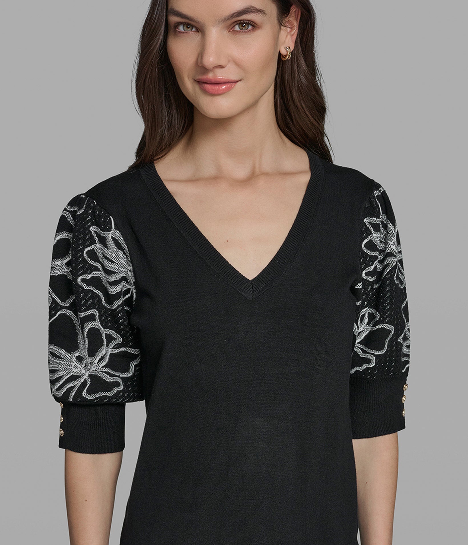 FLORAL V-NECK SWEATER VIEW 4 | Valentine's Day Shop
